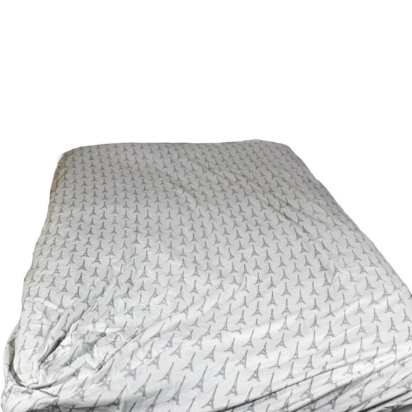 Eiffel Tower Print King Size Sheet Set - White with Grey Eiffel Towers - Picture 3 of 12